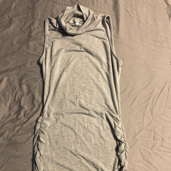 Fitted dress - Picture 1 of 3